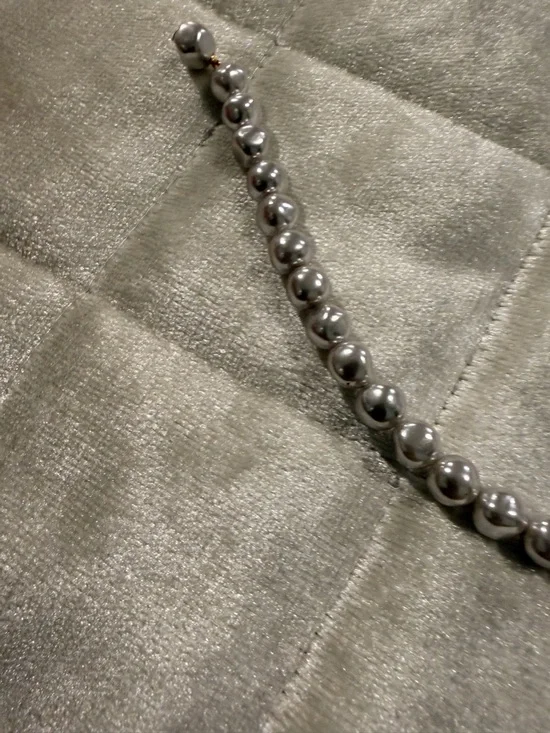 Versatile Elegance Gray Faux Pearl Bracelet - Picture 8 of 9